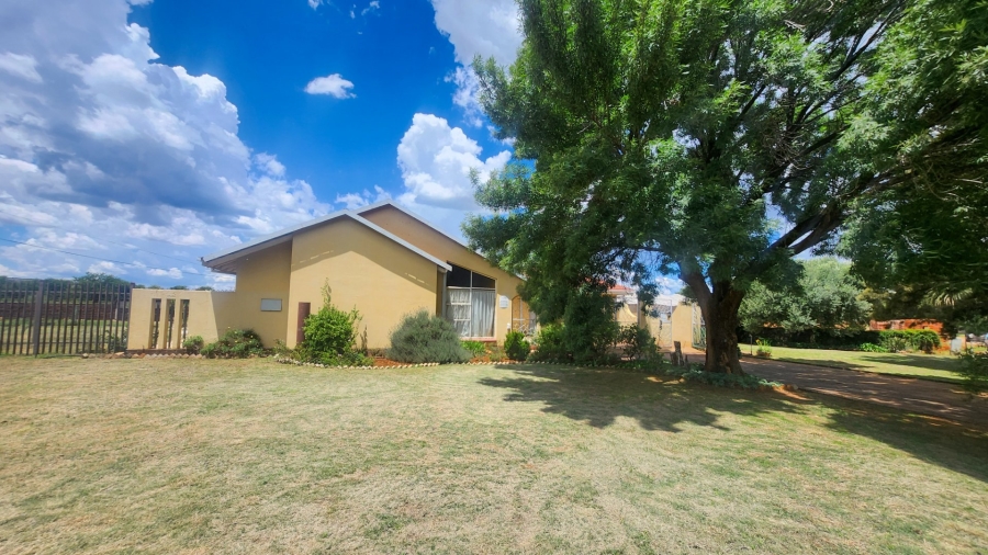 3 Bedroom Property for Sale in Hartbeesfontein North West